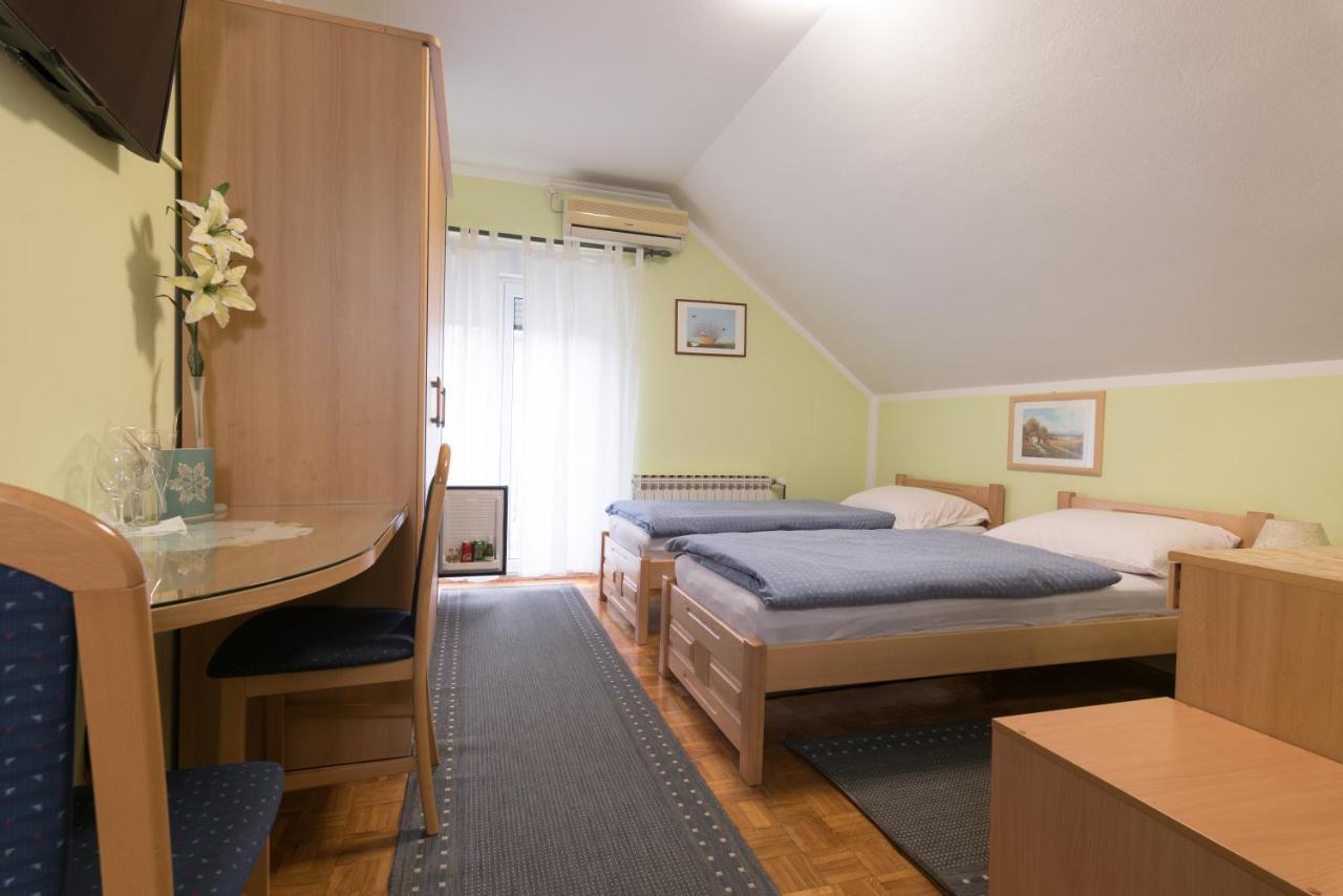 Guest House Bagi Pozega Exteriör bild