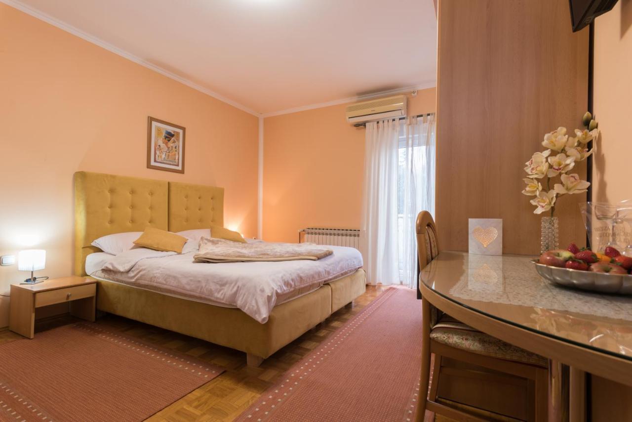 Guest House Bagi Pozega Exteriör bild
